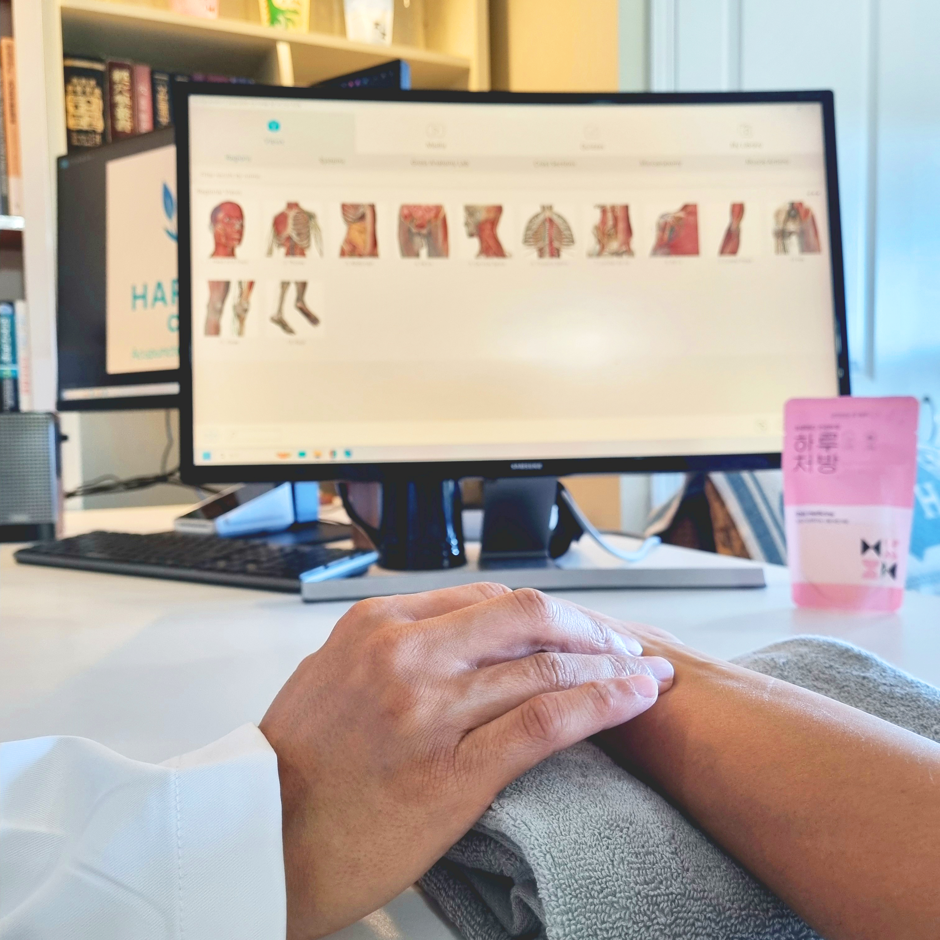 Port Moody pulse diagnosis for immune & allergy—constitution-based prescription at Harmonia Clinic